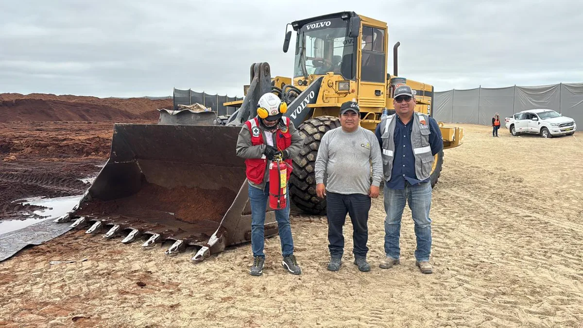 IMBO — Trabajos de compactación de suelos en proyecto vial, Lambayeque